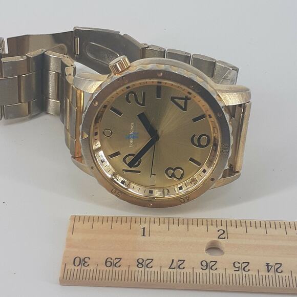 Young Kings by Steve Harvey Gold Tone Bracelet Watch Big Face Round Shaped - Picture 7 of 12